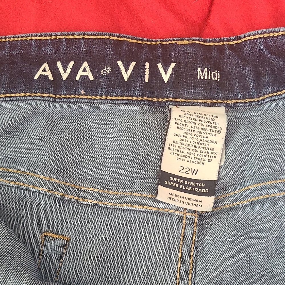 Ava & Viv Midi Dark Blue Jean Shorts - Picture 3 of 3